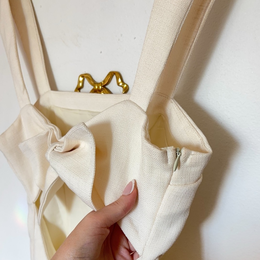 PrettyLittleThing CREAM TWILL CUT OUT BOW SHIFT DRESS - Picture 8 of 11